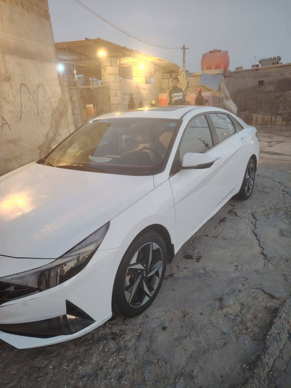 السلام عليكم النترا خليجي موديل 2023 كفاله عامه بيه بس الدوسه رقم بغداد اقساط استقطاع مباشر السعر 165$ بيه مجال مكان السياره البصره ٥ميل  مكلف بالنشر للاستفسار صاحب السياره ***********
