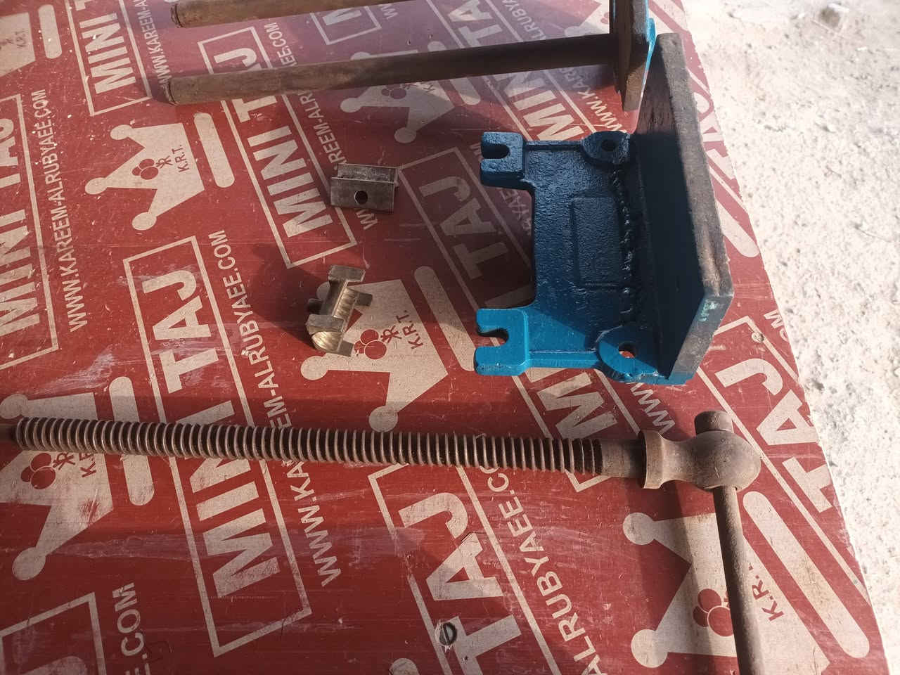 من رخصة الادمن المحترم ادوات منكنة ريكورد انكليزي مؤسسة بيه لحيم توصيل موجود الاتصال على ***********
