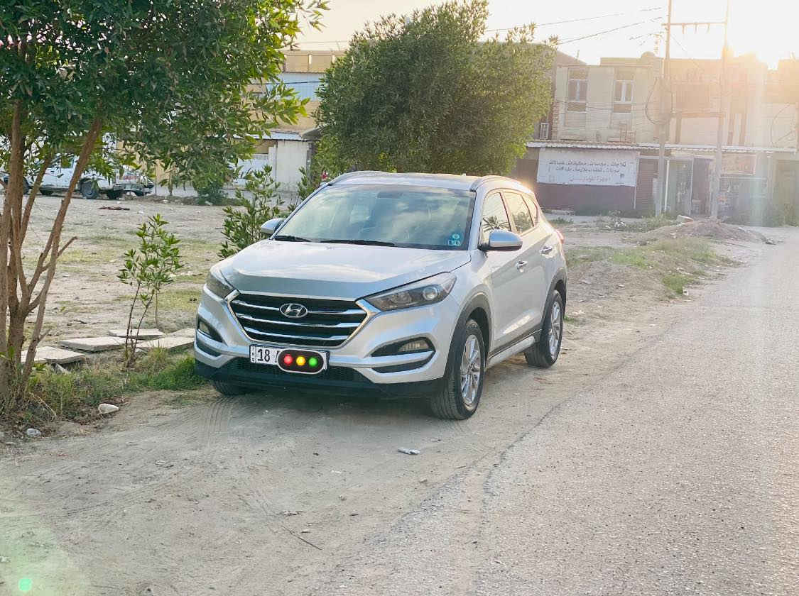 توسان 18 امريكي / 3 قطع بدون دواخل /
بابل انكليزي باسمي تحويل مباشر 
حدادية صدر، تخم، تاير، كير ،كهربائيات كله مكفول
مكينة مفتوحة وشغل درجة اولى 
شرط التراي للبصره

بسعر مناسب// 

***********
