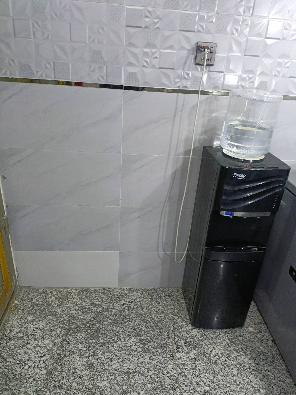 سلام عليكم مشتمل 50 متر واجهة 5 نزال 10بناء جديد درجة اولى ط1 استقبال مطبخ ترك صحيات ط2 غرفه كبيرة صحيات بيتونه كبيره مخزن وسطح حي اور ام الكبر شارع السمجه صفحة جامع الفردوس 