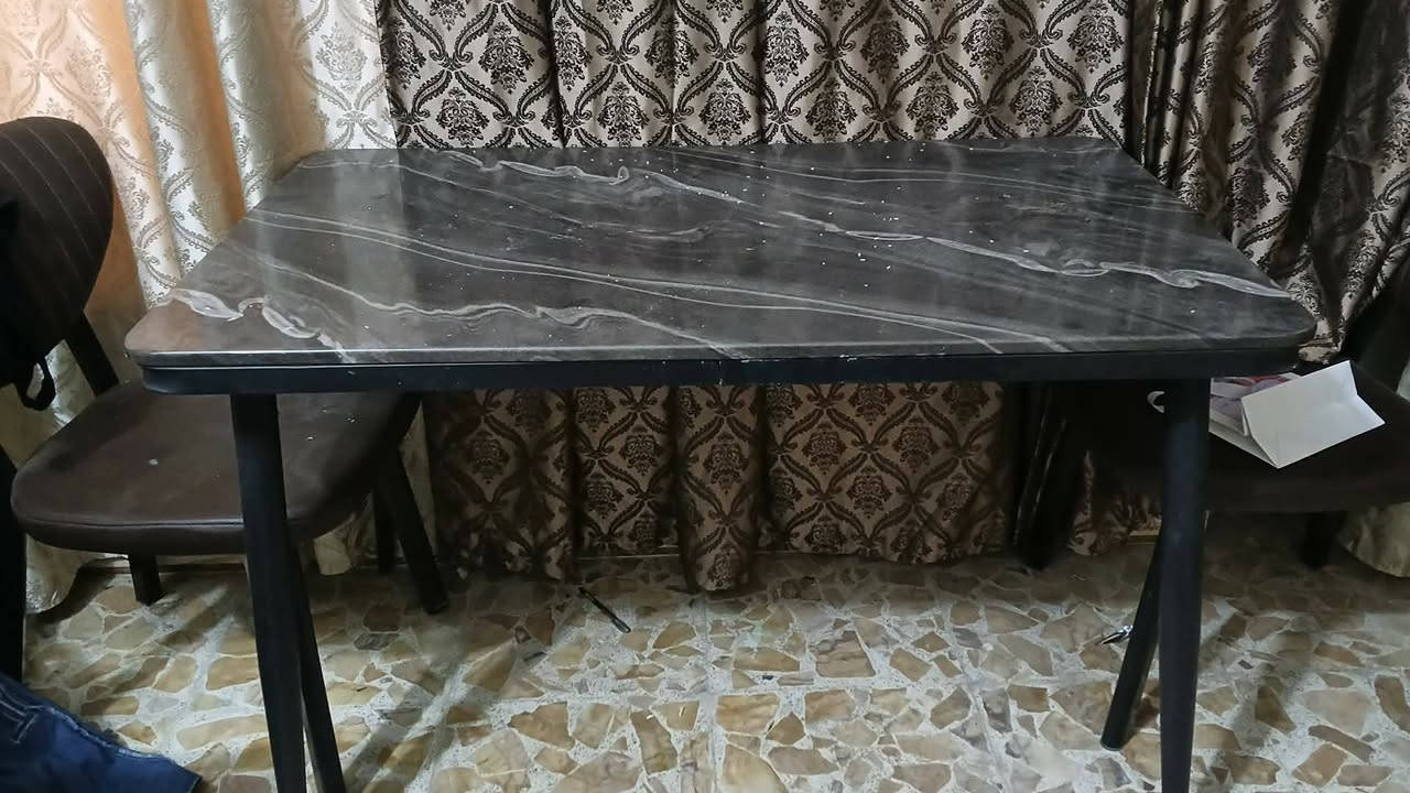 السلام عليكم غراض للبيع نضيفات حيل شرط التجميد حله حي الطيارة ***********
