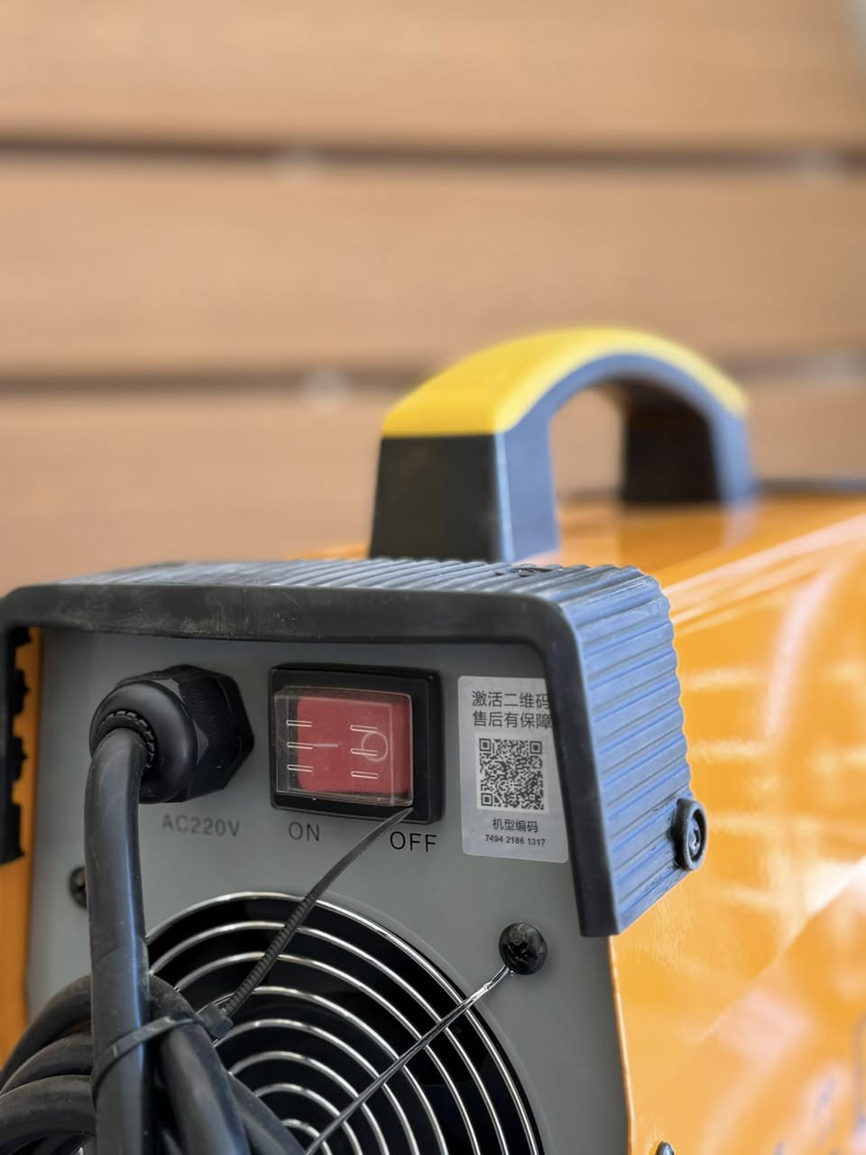 متوفر لدينا في انور الصباح للستانلس ستيل 

ماكينة TBSHIELD (الموديل WS-200A) - اللون الأصفر
هذه الماكينة متميزة جداً لأعمال الدقة:

• نظام اللحام: تدعم نظامين، TIG (لحام الأرغون للستانلس) و ARC (لحام المنصهر العادي).

• التحكم: تحتوي على مفتاح تحويل بين النظامين، ومنظم لتيار اللحام (Current) يصل إلى 200 أمبير.

• ميزة Gas Delay Time: هذه ميزة احترافية، تسمح باستمرار تدفق الغاز لثوانٍ بسيطة بعد فصل اللحام لحماية "نقطة اللحام" من التأكسد واللون الأسود، مما يجعل المحجر يلمع بدون عيوب.

العنوان: كربلاء المقدسة / الحي الصناعي /- قرب الراية.
https://maps.app.goo.gl/7Ek6m9e82jJCVKgA6
📱 تواصل ويانا واتساب:
***********
***********
#اكسسوارات_ستيل #غذائي_304 #ستانلس_ستيل #ستيل #استيل #ستيل_ذهبي #ستيل304 #StainlessSteel #Steel
