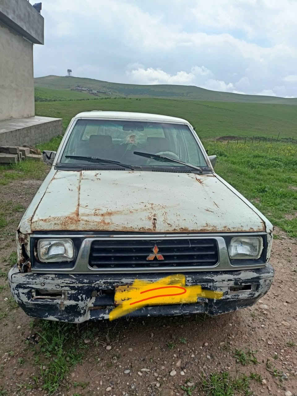 للبيع مستبوشي موديل 1997رقم نينوئ اصفر بي سنويه صاقطه وكاربون بانزين بي مكاني ناحيه زمار للستفسار اتصل ***********
