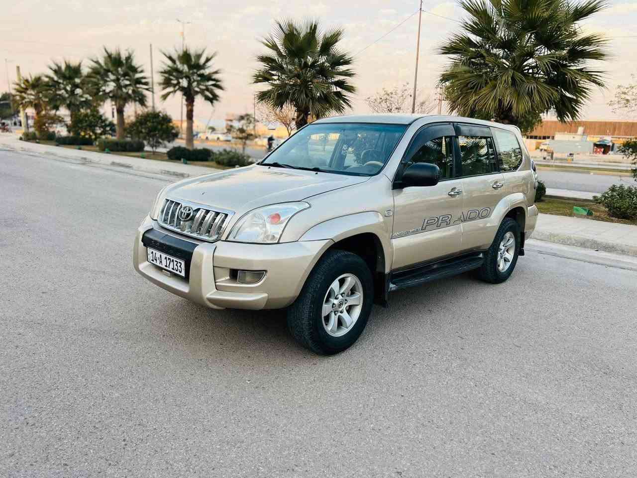 سلام عليكم تيوته برادو موديل 2007
مكينه وكير وحداديه وتخم تاير وتبريد كفاله مكينه 6 اسندر فور ويل 
سبعه راكب تبريد 3 قطع 
لايت زنون شاشه 
رقم بصره سنويه 2030 
سياره احله من الصور 
السعر 125 وبيه مجال 
الاستفسار *********** مكان السياره كربلاء
