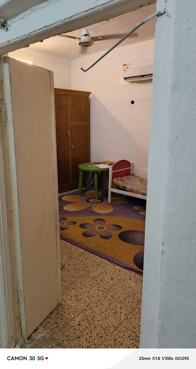 السلام عليكم بيت للايجار
المكان الولايه قرب جامع السنه 
مساحة البيت ١٣٠ متر 
بيت خالد علي الجبوري
بيت جاهز كهرباء انترنيت
مصبوغ بواري جدد
رقم صاحب البيت
*********** خالد
