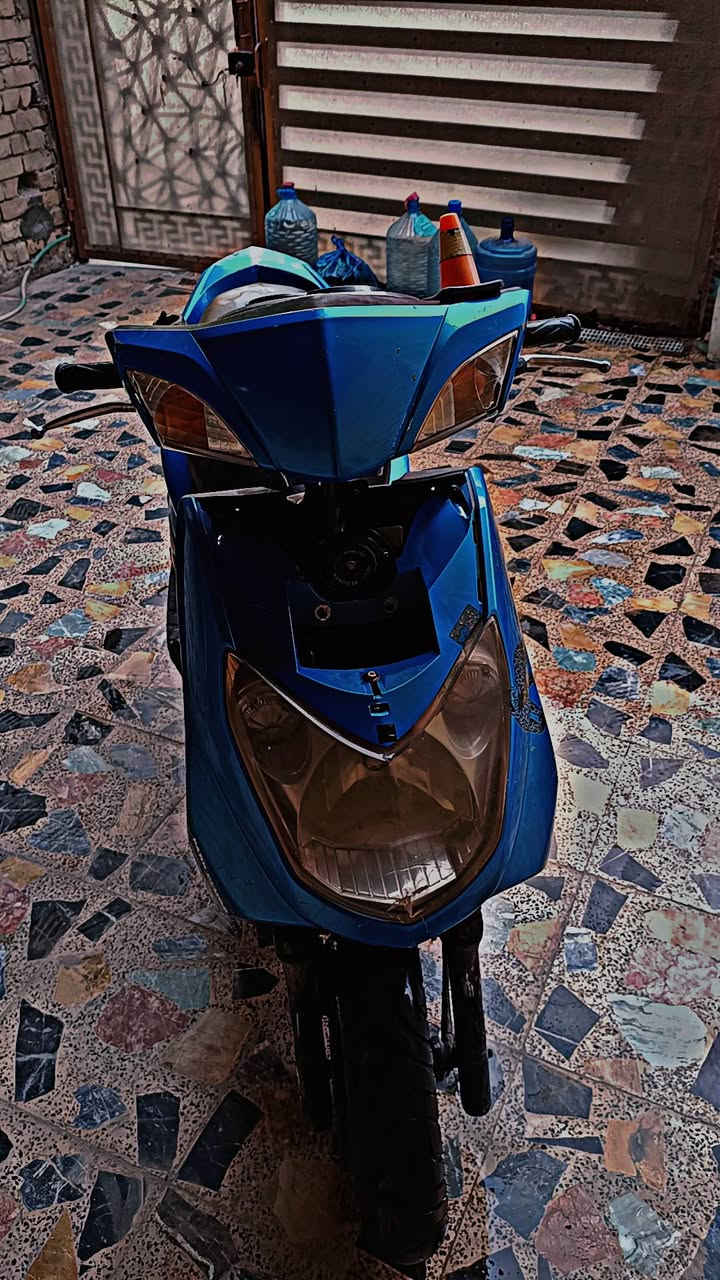 السلام عليكم دراجة سكنس فحل كابريتر الدراجة جفتتهة و تركتهة و هسة ما اعرف شبيهة ما تشتغل ابيع كوم حديد كرباءيات كلهة شغالة كاملة السعر 300و بيهة مجال مكاني بغداد حي اور رقم ***********
