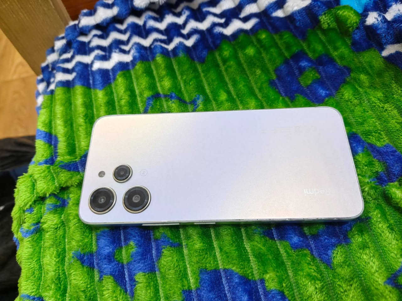 ريدمي 12 ذاكره 256  بدون ملحقات الجهاز مامفتوح فقط الباب الخلفي طاح مني الجهاز وصار بي فتحه بسيطه الجهاز مامبدل بي شي نهائيا السعر 130بي مجال قليل العنوان  البصرة الزبير ***********
