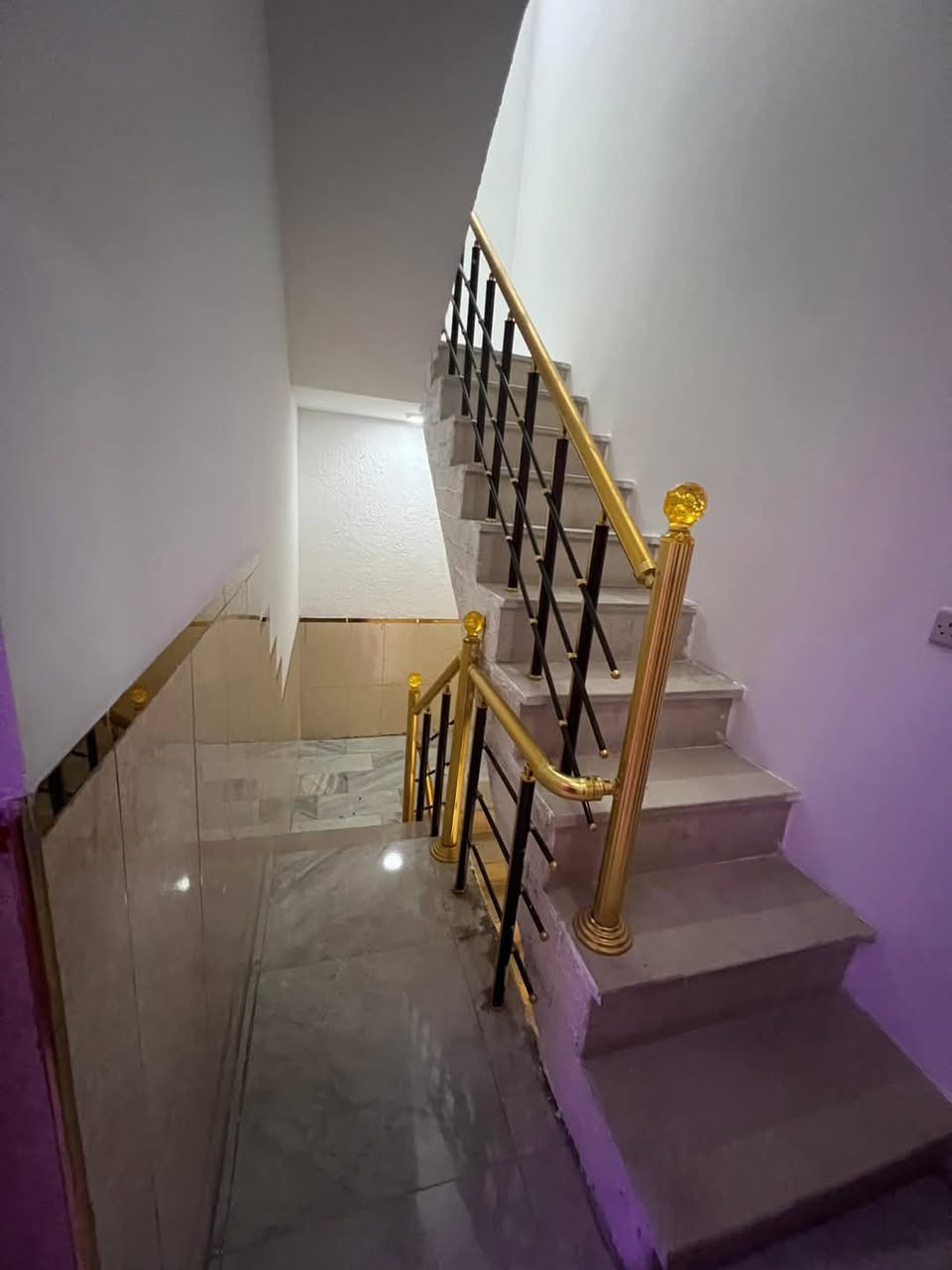 🔹 دار للإيجار 🔹
📍 الموقع: زيونة – محلة 718
📐 المساحة: 60 متر
🏠 الوصف: طابقين
 • غرفتا نوم
 • استقبال
 • مطبخ

📞 للاستفسار:
*********** — مهندس علي
*********** — أحمد

🏗 شركة نخبة المهندسين
