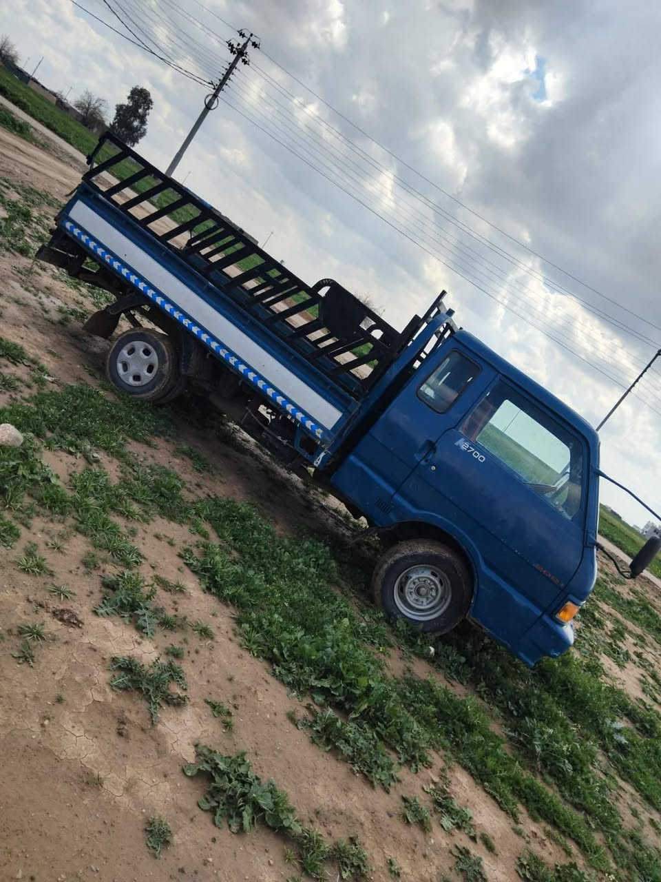 کیا بینگۆ مۆدێل 96  هەمووگیانی بەشەرت گێڕومەکینەو ئکسل بەشەرت سەنەوی ئسڵی وەکالەی لەگەڵە ماڵی دۆستە  33$گەڵاو مەجال شوێن هەولێر ...  *********** أربيل, العراق
