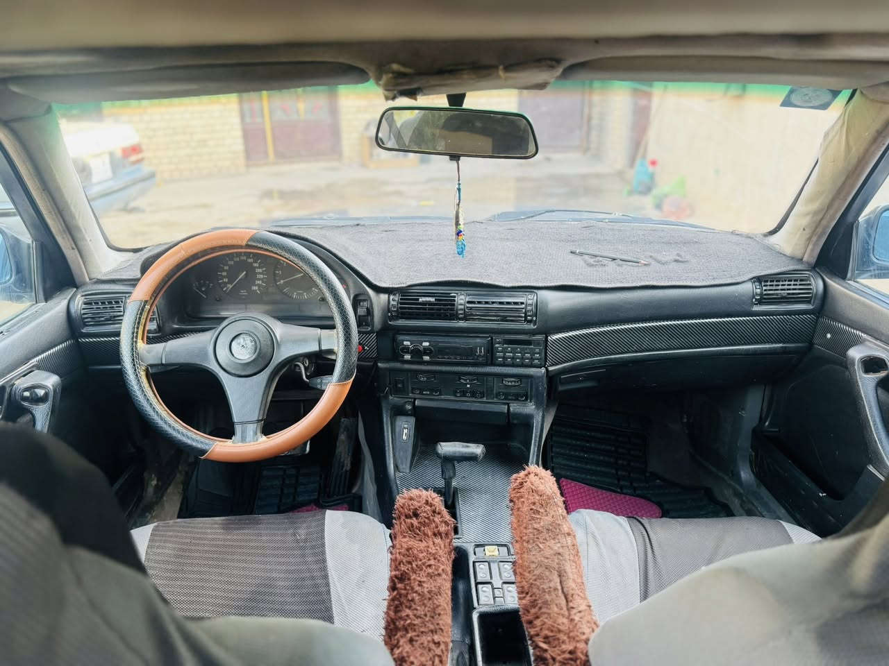 سلام وعليكم بيم مديل 88  حجم 735 صبغ جماليع كير محرك خير من الله ترايك وين ما تريد الاستفسار اتصل عل رقم وبيك خير ودلل 
***********
