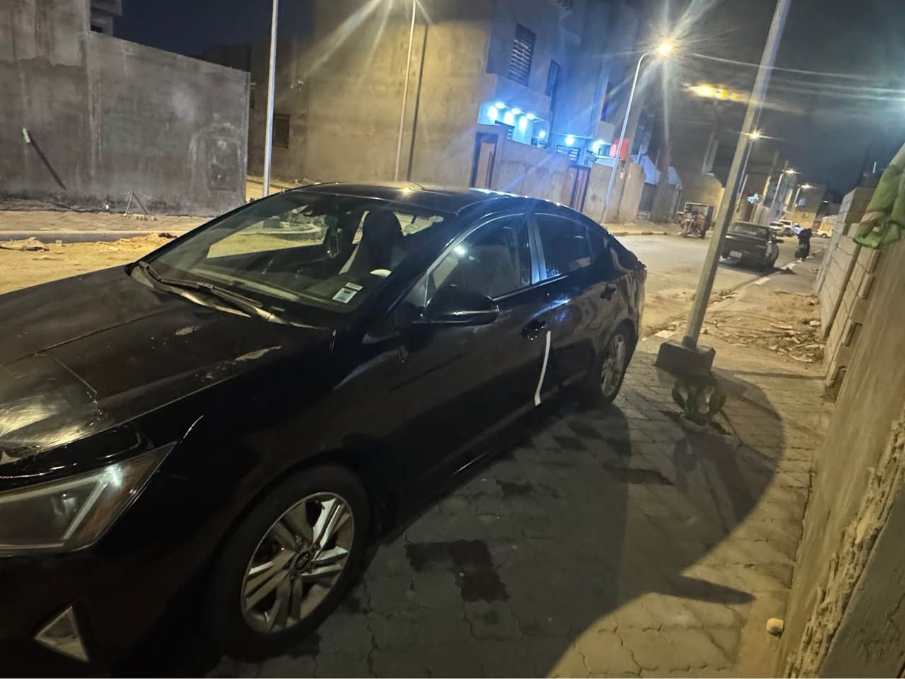 النترا وارد أمريكي موديل 20فول مواصفات واحد عله واحد مكينه وكير كفاله سياره بيه بس بنيد والباقي كفاله تخم تاير تبريد و تدفئه العلوان البصره رقم *********** Singapore
