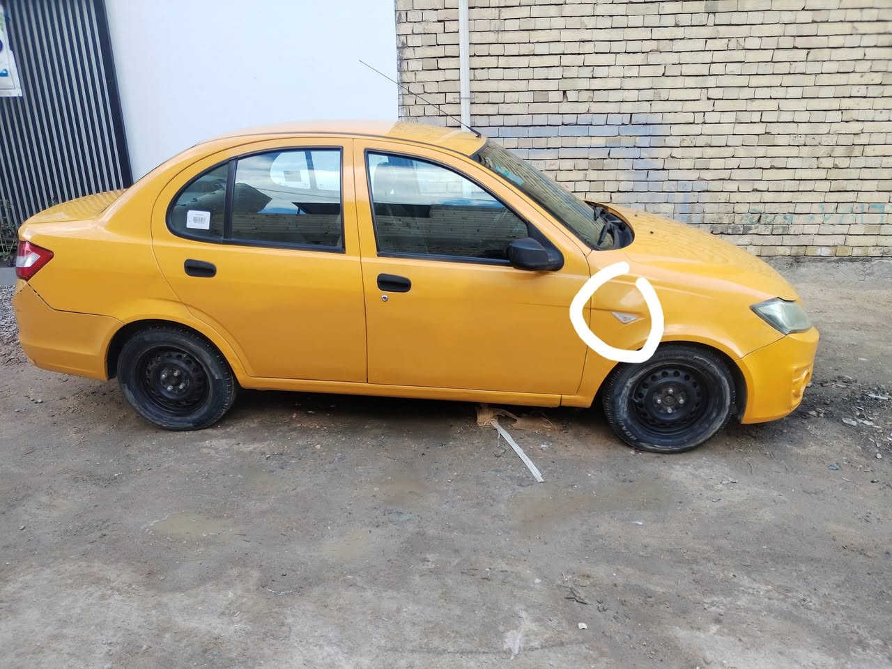 السلام عليكم ساينا موديل 2018 تحويل مباشر مصفره هيئه وغرامات وهزه كامله سنويه لل2030 كير مكينه حلوات  تبريد ثلج صدر جديد نقصها بولبرنات خلفيه + دسكات بيها طخه خفيفه موضح بالصوره  سعرها 47 وبيها مجال قليل كربلاء الحر  ***********
