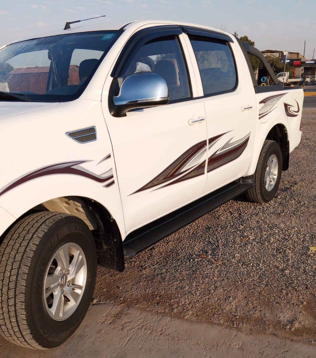 سلام عليكم للبيع سيارة بيك اب دبل قمارة فتون محرك كير ياباني مسيبوشي السيارة استلام شركه ماشية ٣٠ ك موديل ٢٠٢٠ جديده معنى الكلمة بالعافيه على الياخذها رقم بغداد الدولي بيها طخه خفيفه بالبدي امشر عليها السعر ١٢٥ بيها مجال مكان السيارة بغداد الراشدية رقم الهاتف *********** ابو علي
