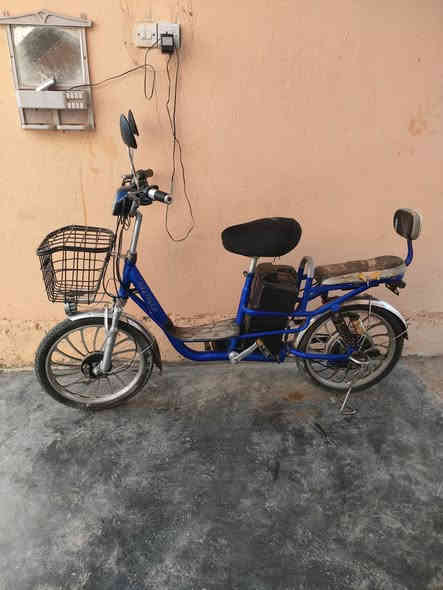 بايسكل شحن حجم 20  نوعيه البايسكل دراجه بغداد للبيع 300 الف للتواصل هذا الرقم ***********
