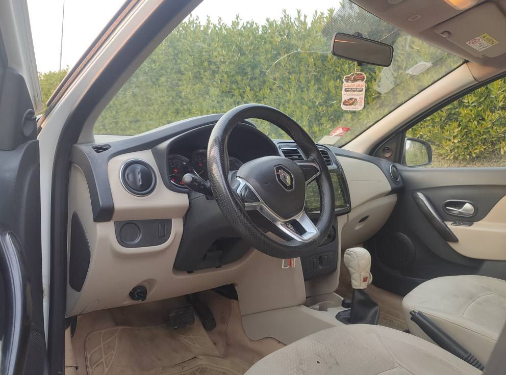 ✅رينو سيمبول للبيع  استلام شركة ✅موديل ٢٠٢٠ حره بأسمي
✅رقم بغداد 
✅ عداد المسافة  ١٢١ الف كيلو 
✅ شاشه بالدشبول و كاميرا خلفية 
✅ تحويل ثاني يوم الغرامات مصفره 
✅ ارضيه مغلفه جلد 
✅إشارة بالمراه الجانبية 
✅ لد نهاري امامي 
✅السيارة بيهه طخات و معدلات ع بارد 
✅ كير محرك بلاد حجمه ١٦٠٠
✅مكان السيارة بالسماوه
✅سعر السيارة ٨٥ وبيها مجال بسيط
✅للأستفسار ***********
