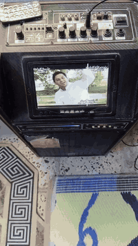 السلام عليكم ديجي مال مناسبات شغال كامل مابي عطل رام وفلاش واواكس وبلوتوث وقرص ديفيدي سيدي وشاشة يشغل عليه ستلايت وشحن السعر١٣٠ وبي مجال بسيط عوزة بطارية مال شحن فقط بغداد سبع البور منطقة٤٠٠٠.  ***********.  ***********
