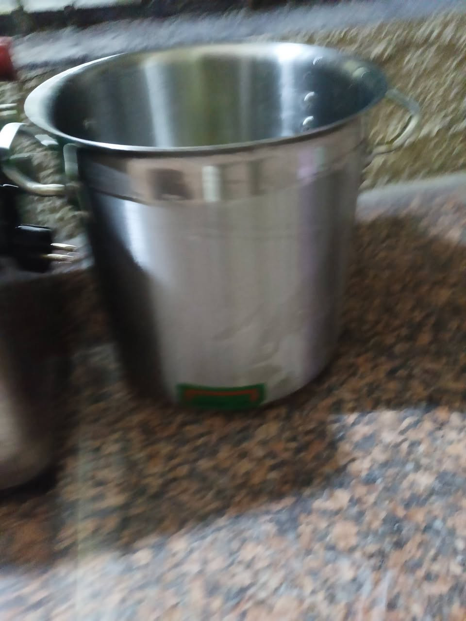 سلام عليكم خلاط حمص صناعي اتصور 10لتر نقصه فقط غطاءمتوفر سعره 20الف قيم بلي يرضي الله واخذه


**إذا كنت صاحب هذا الإعلان وتريد حذفه لأي سبب، رجاءا أرسل رسالة إلى الدعم الفني**