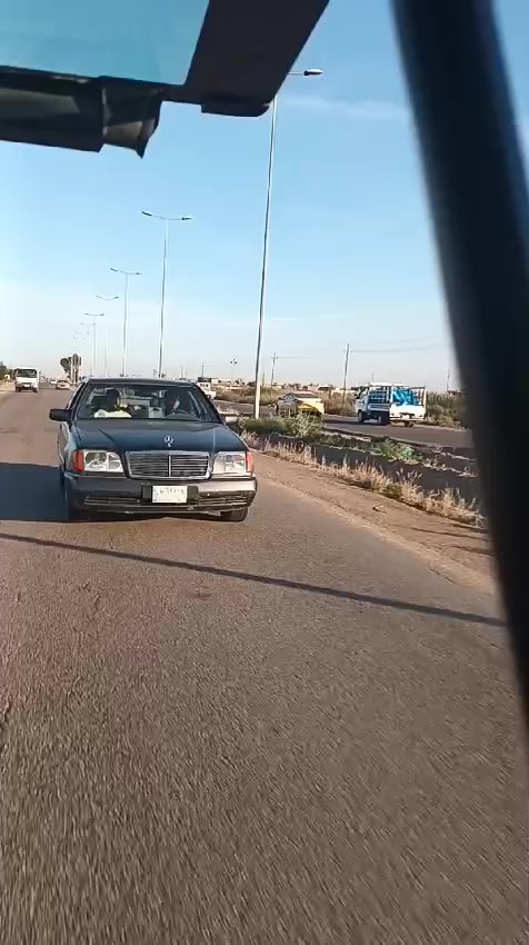 السلام عليكم مرسيدس شبح ٩٣حجم٣٢٠ لبيع سعر٦٥رقم الهاتف *********** رقم بغداد
