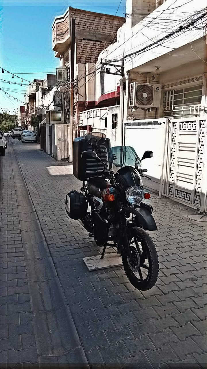 سلام عليكم دراجه بودكسر موديل 2022مطينه شادله جديده ما مفتوحه دراجه خير من الله تجي تكلب وتقتنع وتاخذه تحولي ثاني يوم مكاني بغداد شرطه الخامسه  سعره ب مليونين و200وبيه مجال ما عده الغراض الهاتف ***********متواجد واتس
