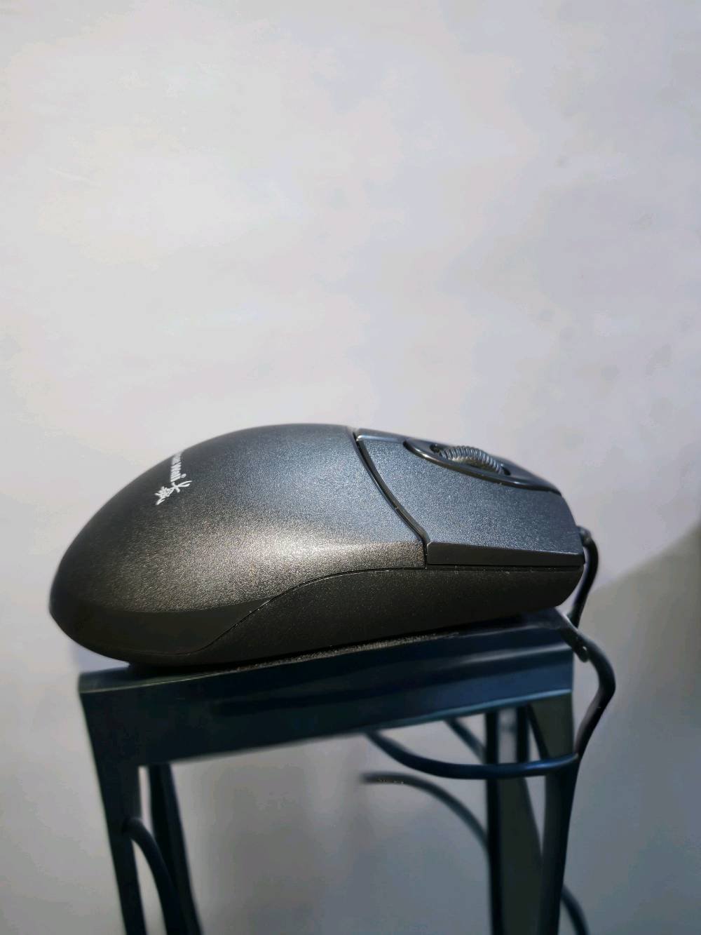 Hp zbook 15 g8 
جهاز نظيف جدا جدا
مستعمل يومين فقط وبعدها تم تخزينه دون اي استعمال
المواصفات :
شاشة 15.6inch FHD
التخزين 512gb ssd سريعة وسلسة
الرام 16gb تكفي لجميع المهام
المعالج core i7 الجيل 11🔥 معالج حديث للاستعمال العالي
كرت الشاشة 
1: كرت خارجي من نفيديا 4gb vram
2: كرت داخلي من أنتل inter iris x مع 8gb vram
دقة الشاشة عالية والوان واضحه جدا
البطارية ممتازة وبحالة سليمة
الجهاز نظيف ونظافته 99% 

الهدايا🎁 (الملحقات) : شاحن اللابتوب، ماوس كيبلي ممتاز، سماعة بلوتوث عالية الدقة، حقيبة كبيرة تحوي جميع الملحقات 

سبب البيع : احتياج للمال 

والسعر بيه مجال كبير للشراي 

المكان كركوك 

الرقم / ***********