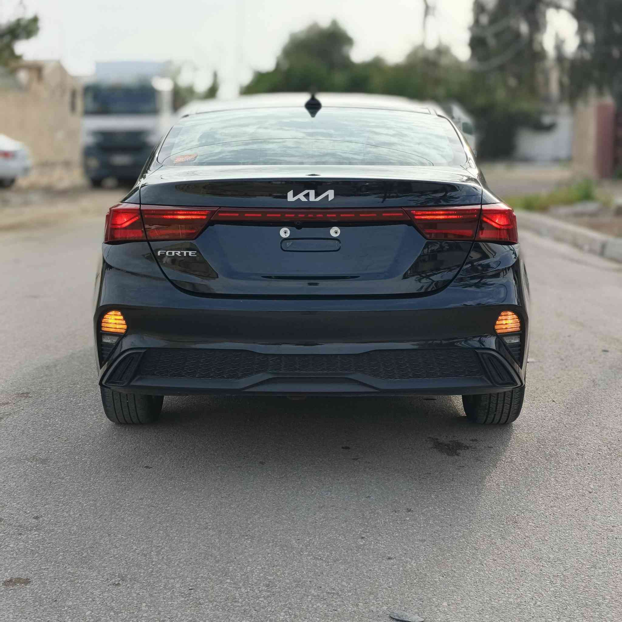 كيا فورتي وارد امريكي 2024 (بدون رقم) محرك 2000 دوش دخول جديد  ممشى 31 mil مواصفات رادارات توقف ذاتي تحكمات انظمه  شاشه ويل كب كروم كاميرا دواره  حادثها فقط الباب ومبدل اصلي نفس اللون تفصيخ بدون قطره صبغ السياره وكفاله السياره وبالواقع احلى من الصور بهوايه مكانها بغداد البلديات
‏ ‏‪***********‬‏ بدون رقم السيارة فقط بيع غير متواجد على الفيس
