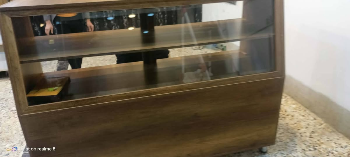 السلام عليكم عندي باترينات عرض مترين ارتفاع متر ونص خشب صاج درجه أولئ بل اضافه الئ رفوف خشب صاج درجه أولئ عدد 4 عرض متر ارتفاع مترين وربع مكاني ابو غريب ابو منيصير *********** واتساب
