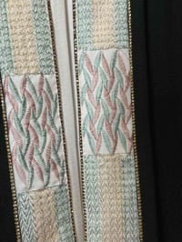 بشت • ما ملبوس • شال زيتوني