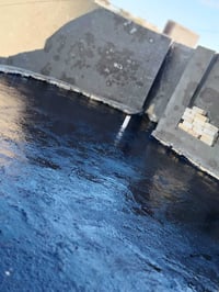 لتطبيك الشتايكر 🏠و ترميم كافة السطوح وأعادة الماستك  ‎ما نستلم فلوس اذ...