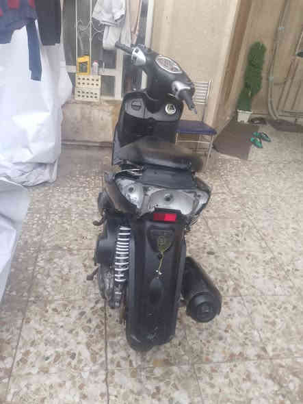 سكنس 140دراجة شلعة ومعدل كاملة كهربائيات شغالة هندر وسلف تايرات جدد محرك ناعم حلو ب 300وبيهة مجال بسيط  مكاني بغداد الشعب 
***********
