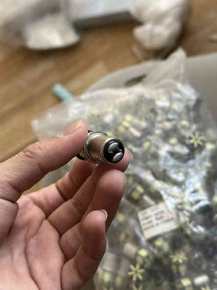 يالله اخوان عندي هاي الكميه جيس كامل عددهن 230 قطعه شلع للبيع 
ومتوفر توصيل لجميع المحافظات 
الحجز والاستفسار خاص او واتساب 
***********
