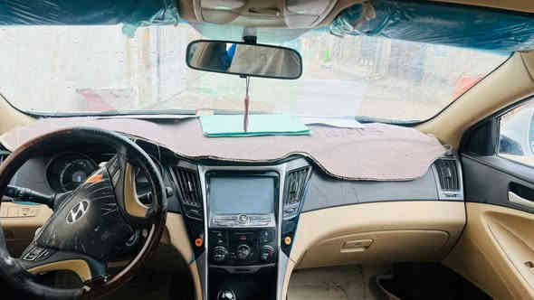 السلام عليكم سوناتا 2014 خليجي مكينه ما مفتوحة كشنات كهربائي تبريد ثلج يوجد فيها صبغ قليل جداً بين الباب و الچاملغ حداديه تخم تاير سياره جاهزه رقم بغداد الماني 
السعر 128
الاتصال ***********
