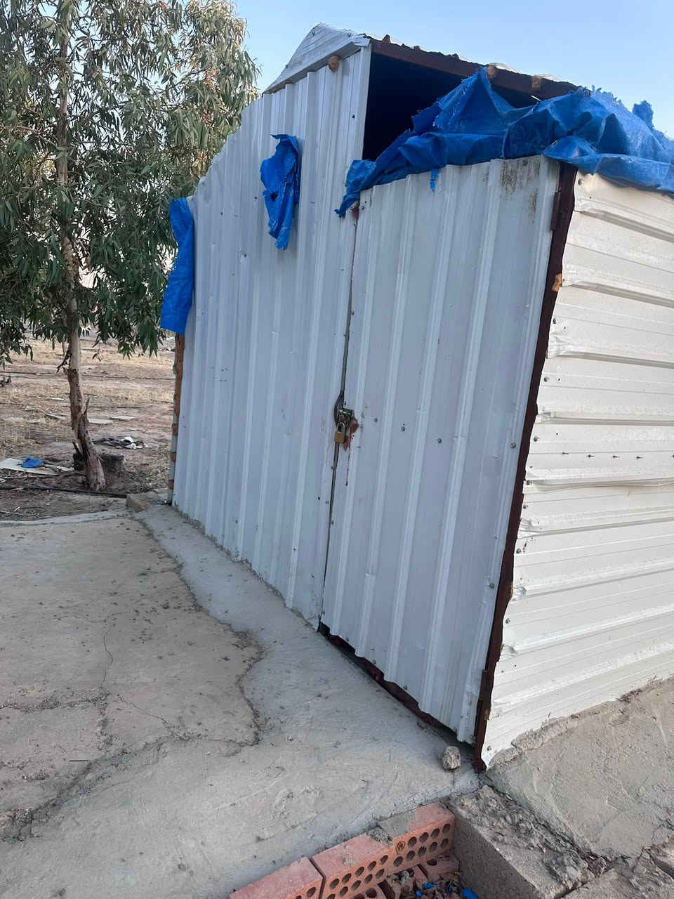 سلام عليكم كرفان جينكو درجه وله جديد  ٣×٣ مكاني تكريت سعر 350وبي مجال قليل ***********
