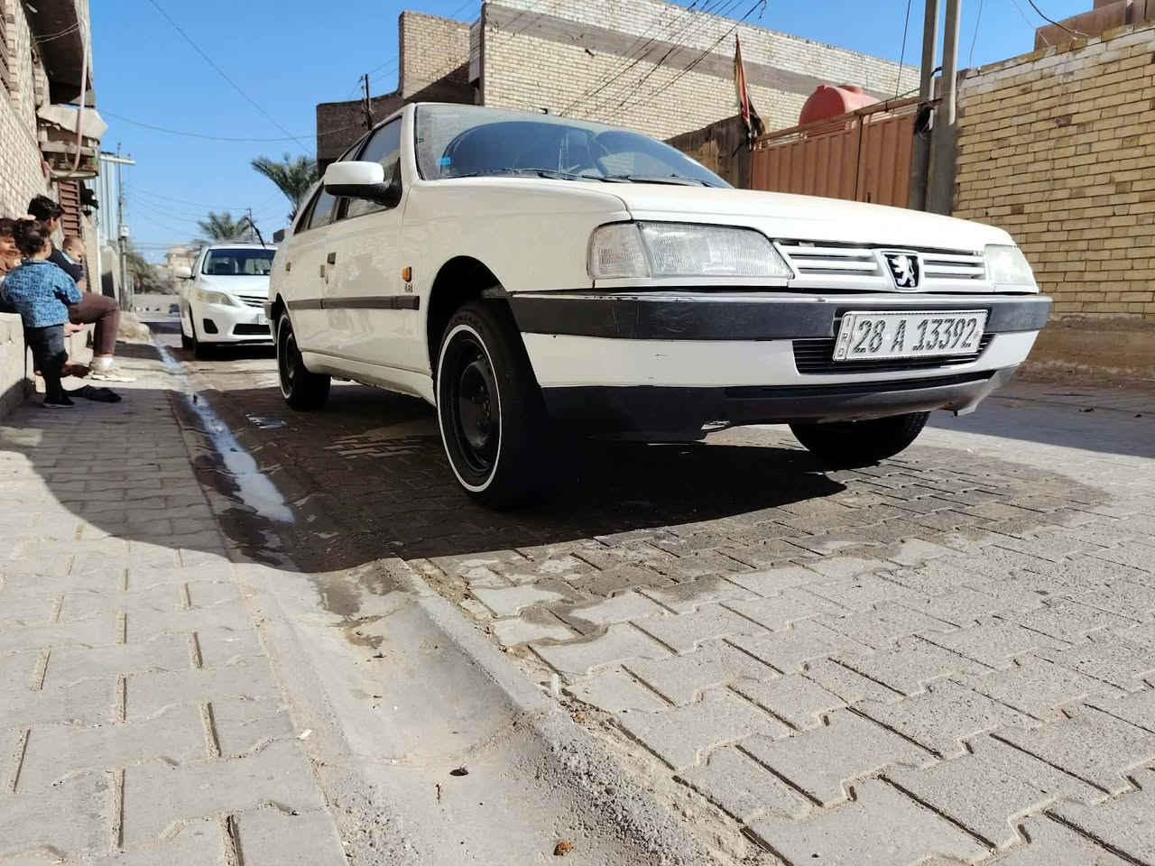 سلام عليكم بيجو 405 مديل 2012 مكفوله من ضربه وصبغ وتبديل مكينه كير حداديه كله جاهزه رقم نجف سعر 46 وبيه مجال لشراي مكان نجف عسكري ‏‪***********‬‏
