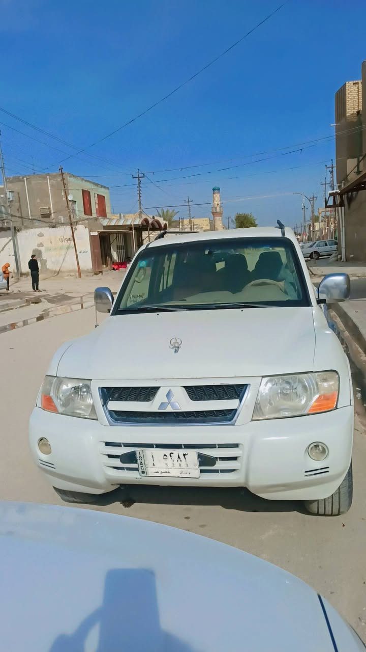 سلام عليكم سياره باجيرو موديل 2007 جاهزه بأسمي
تخم تاير 

شاشه 

دوشمه جديده 

مكينه ما مفتوحه 

حداديه جديده 
  
 تبريد شغال 

سنويه ما صاقطه

السياره كفاله عامه ما عده شخطه بل جاملغ المامي 

  

السعر 95 وبيه مجال 

***********
