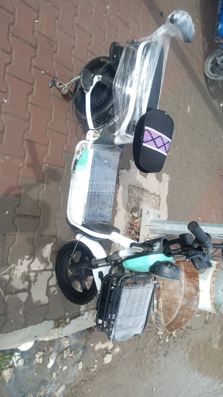 السلام عليكم
بايسكل شحن للبيع 
موديل 2025 
حجم 14
نشاط فول 
3 تبديلات 
تشغيل ع بصمه وصويج 
بطاريات شرط ع فحص جدد 👉👉 
السعر 175 وبي مجال قليل 
مكاني الشرقاط قرب كراج الشرقاط 
رقم الهاتف ***********
شحن مايصرف شرط خدمي
