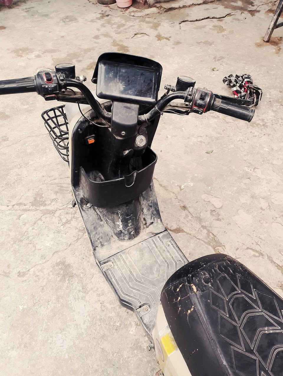 R7
موديل 2026 / 5 بطاريات دبل العنوان بغداد البلديات نظيفه بس تبديل بطاريات عوزهه كلشي مابيهه السعر 300 للاستفسار خاص.


**إذا كنت صاحب هذا الإعلان وتريد حذفه لأي سبب، رجاءا أرسل رسالة إلى الدعم الفني**