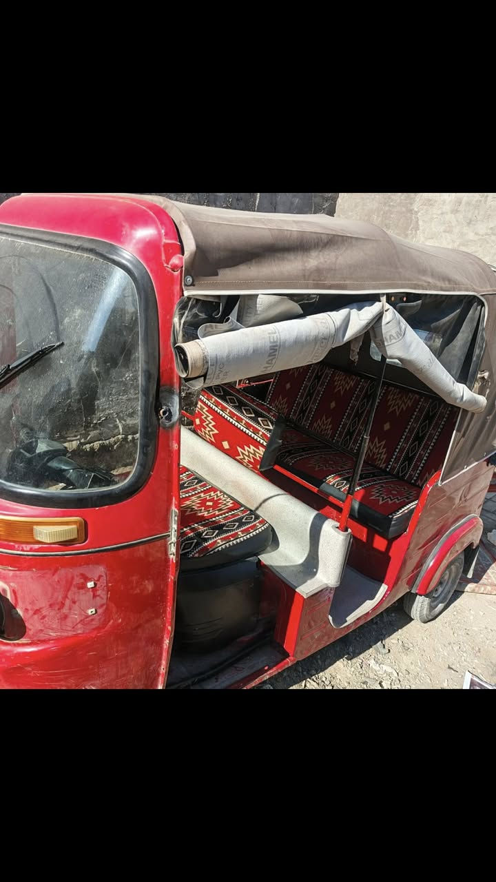 سلام وعليكم تكتك للبيع موديل ١٨ رقم وسنويه معمرة بيهه بس الدوس تخم تاير جديد تجفيت جديد تكتك خير من الله السعر ٥٥٠٠ وبيهه مجال المكان بغداد العبيدي راسه شارع ٢٠ ***********
