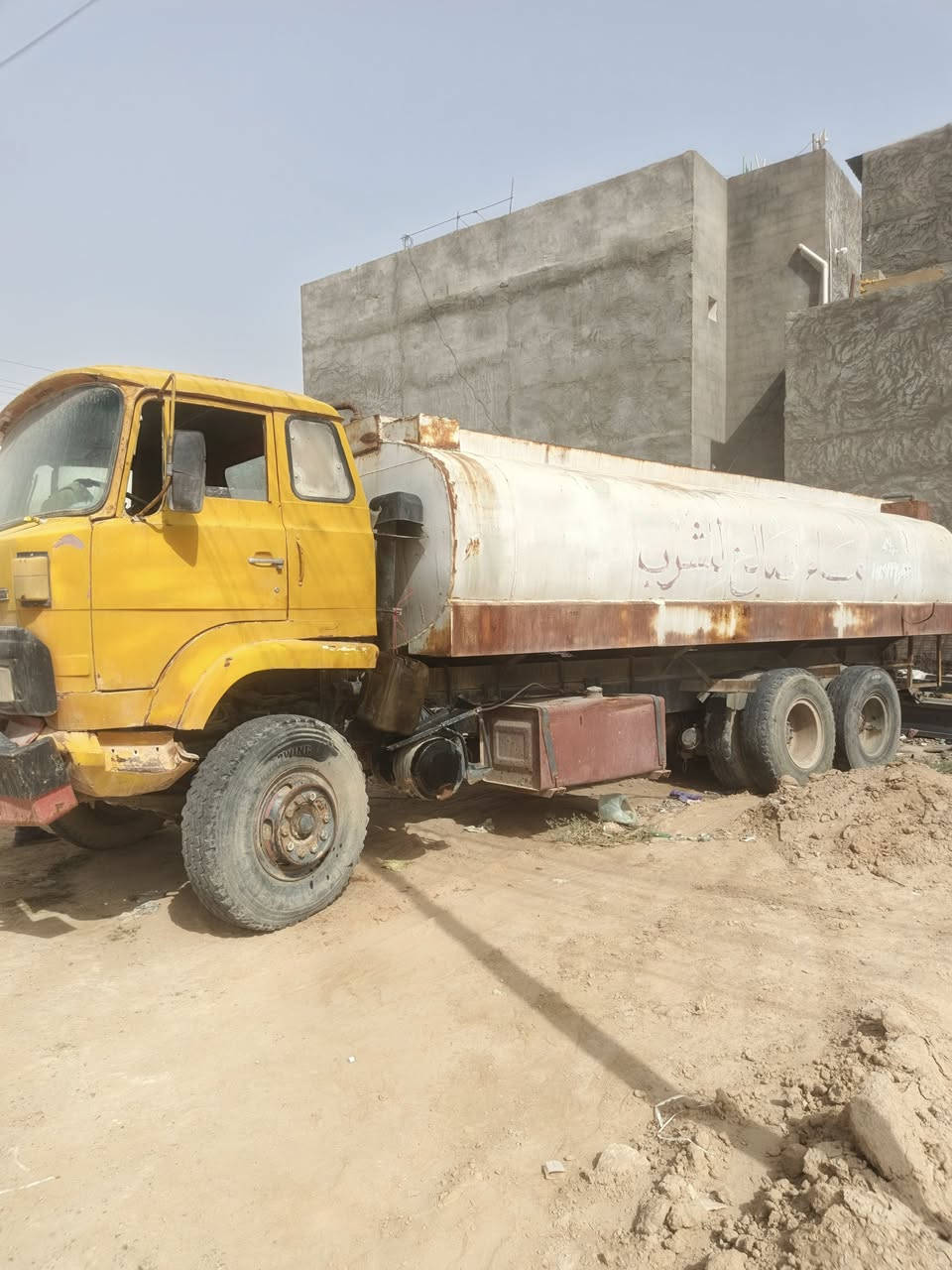 هينو البيع محرك وكيرسكانيه رقمه اصفرتاميم سياره شغاله سعر8 ملاين عراقي ***********
