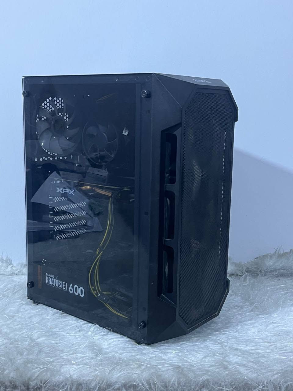 💻 مواصفات الجهاز:
🖥 نظام التشغيل: Windows 11 Pro 64-bit
🧠 المعالج: Intel Core i5-10400F @ 2.90GHz (الجيل العاشر)
🎮 كرت الشاشة: AMD Radeon RX 580 8GB (XFX 2048SP)
🧩 الرام: 16GB DDR4 Dual Channel 2x8
🛠 المذربورد: Gigabyte H410M H V2
💾 الخزن: SSD M.2 Lexar NM620 1TB
Power Supply Kratos 600 watt
السعر ٥٠٠ ومكاني بغداد 
***********
