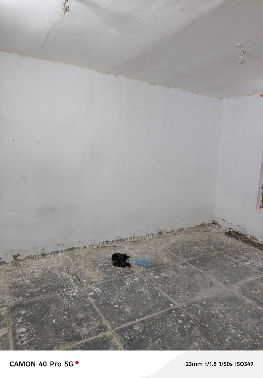 دار سكن لليجار وراه مركز حي الوحده بل الساحه بي غرفه وحده وصاله وبراني ومطبخ وصحيات اليجار 200 الف 
***********
