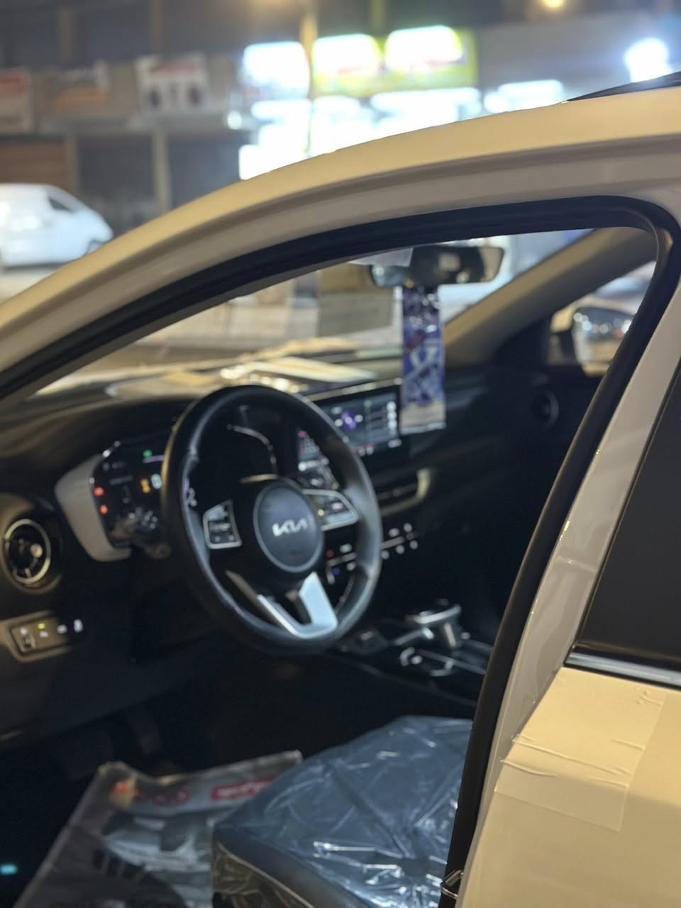 K3 2025 وكالة مجانية  اخت الزيرو الرقم اربيل بسم شركة 
فتحة 
بصمة  ‏ كي3 تجمع صيني ￼￼
تشغيل عن بعد 
حساس امام + خلفي 
كامرة خلفية دوارة 
مرايات شفط 
شاشة كار بلاي 
هاند ابريك كهربائي 
داخل اسود المرغوب 
العنوان : البصرة القبلة حي الجامعة 
السعر : 151 ومجال بسيط 
الهاتف : ***********
