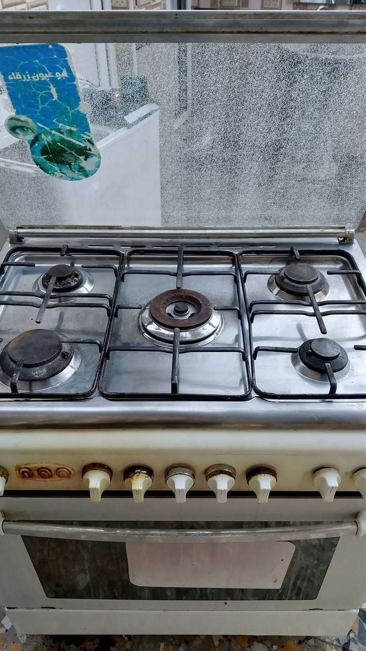 طباخ البيع مصري خمس مشاعل اخو الجديد مابي اي نقص 
150 الاستفسار ***********
