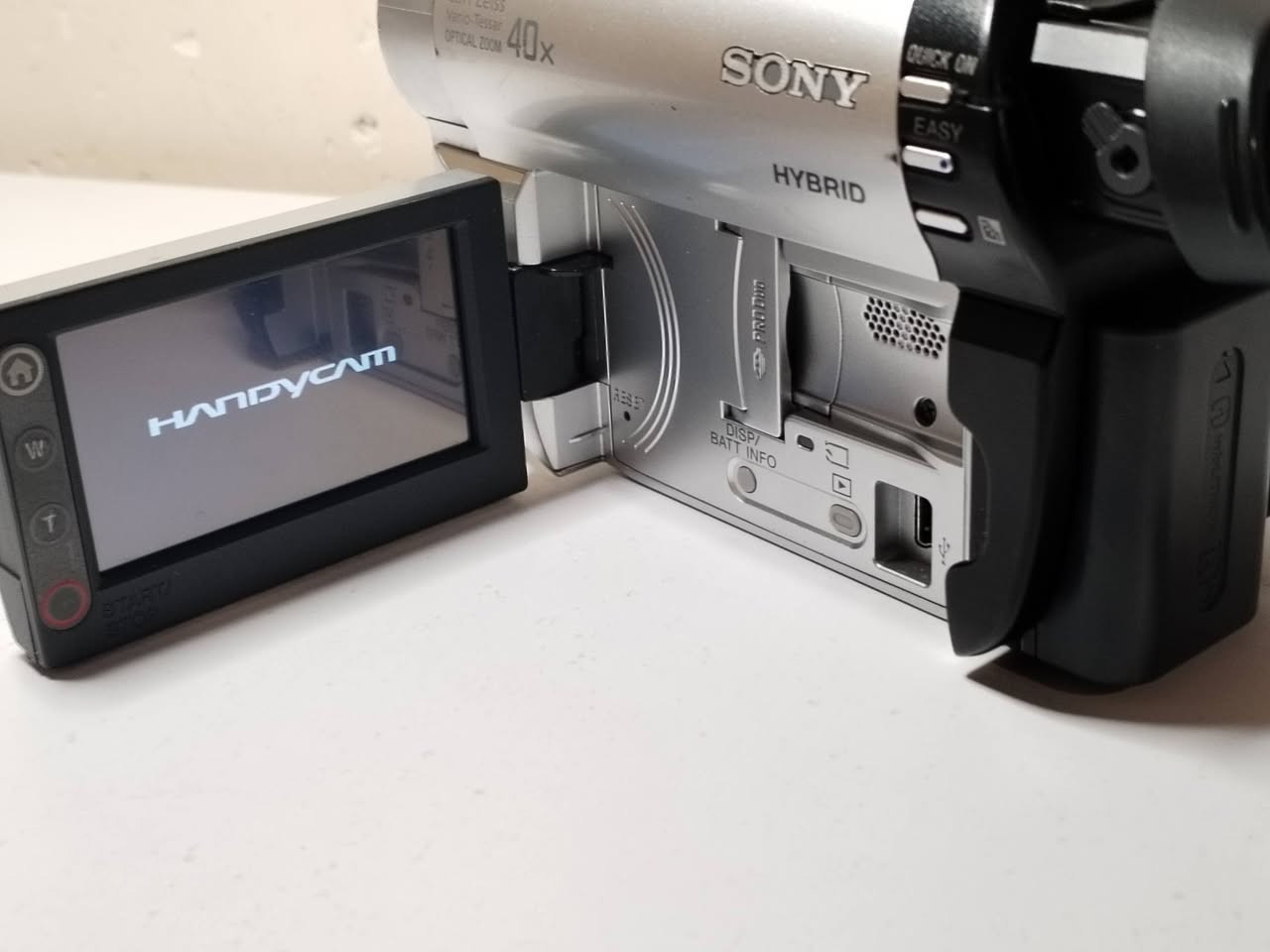 Sony Handycam DCR-DVD610
كامره سوني بل كارتون مع الكتلوك
شاشه لمس 2.7 بوصه
تصور فيديو ب قرص dvd بس ماعندي
ورام ٢ كيكا سوني اصلي
الزوم 40x
مع كامل الغراض والشاحنه واي خلل مابيها


**إذا كنت صاحب هذا الإعلان وتريد حذفه لأي سبب، رجاءا أرسل رسالة إلى الدعم الفني**
