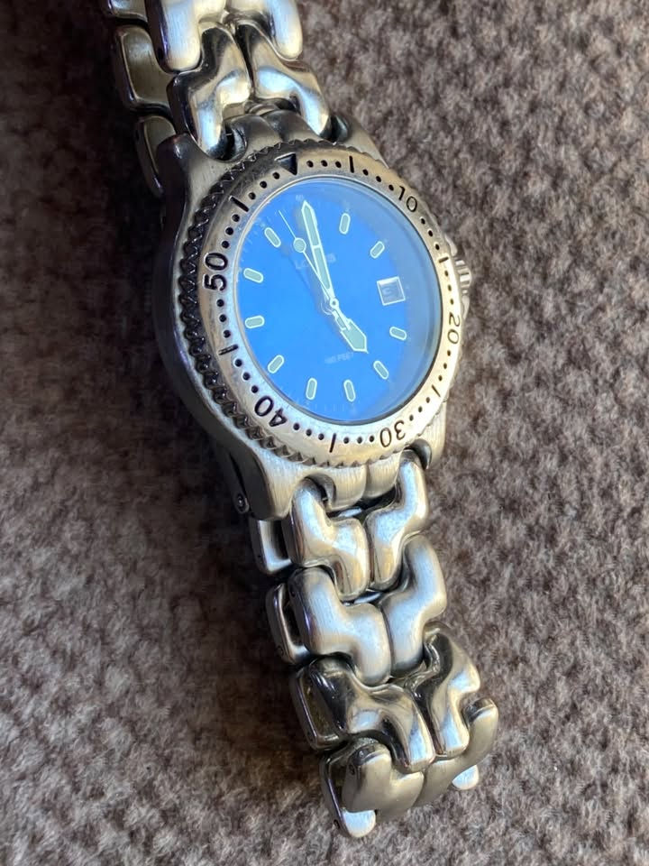 LORUS Vintage
⌚ كوارتز (بطارية)
📅 عرض التاريخ
🔵 مينا أزرق مميز
✨ نظافة: 88%
صناعة يابان🇯🇵

قييم واخذ ***********
