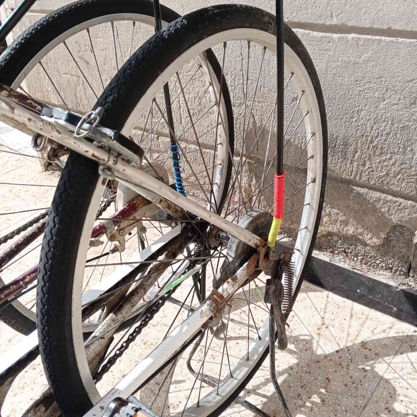 سلام عليكم باسكل الرصاصي للبيع موديل 2017.مكفول كفاله عامه باسكل حلو ونضيف كلش مكاني  ناصريه قضاء قلعه سكر سعر الباسكل 75 وبيه مجال للشراي الستفسار علا الرقم واساب (***********)
