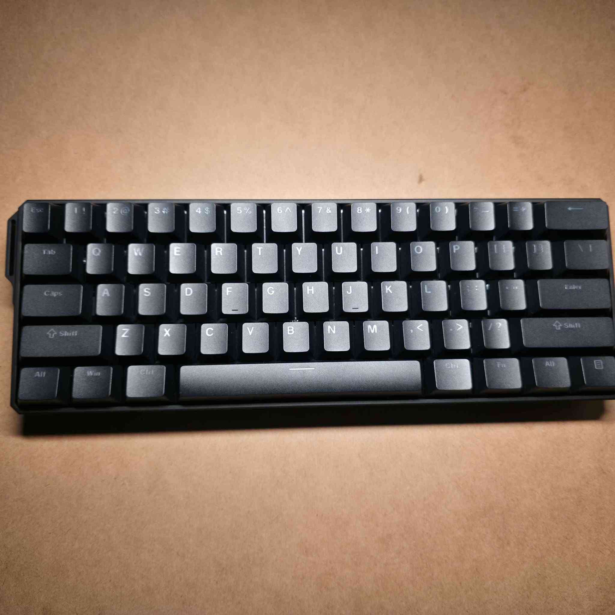 MonsGeek FUN60 Ultra Multi-mode Magnetic HE Keyboard

زۆر زۆر پاکە و وەک نوێ ، هەموو شتێکی ماوە
تەنها دۆنگڵەکەی ون بووە⚠️⚠️⚠️

بەڵام هیچ کێشە نیە چونکە بۆ یاریکردن هەر ئەبێت کێبل بەکاربهێنیت گەر بتەوێت بەردەوام بە سێتینگێکی بەقوەت یاری بکەیت گەر نا بە دۆنگڵ شەحنی زوو دێتە خوار لە نیوەی یاریەکە ڕەنگە کیبۆردەکەت شەحنی نەمێنێت کە 4000mah

وە بۆ تایپکردن و کۆدینگ ئەتوانی بلوتوزەکە ئیشپێبکەیت و هیچ کێشەی نیە پێویستت بە 8 هەزار هێرتز نابێت بۆ تایپکردن بۆیە کێشەت نابێت

بۆ یاریە شووتەرەکانیش کێشە نیە بە بلووتوز یاری بکەین بەڵام 8 هەزار هێرتزت بۆ نایێت

هەموو سویچەکانی وەک یەک کار دەکەن و هیچ کێشەیەکی نییە.

​ئەم کیبۆردە یەکێکە لە پێشکەوتووترین و خێراترین کیبۆردەکانی جیهان بۆ گیمینگ، چونکە تەکنەلۆژیای سویچی موگناتیسی (Magnetic Switches) تێدایە.

​ئەم کیبۆردە سویچی Magnetic HE (Hall Effect) تێدایە کە ڕێگەت پێدەدات Rapid Trigger چالاک بکەیت و ملیمەتری داگرتنەکە بە دڵی خۆت ڕێک بخەیت

​Rapid Trigger: پشتگیری سیستەمی Rapid Triggerی ڕاستەقینە دەکات. دەتوانیت لە ڕێگەی سۆفتوێرەوە حەساسیەتی دوگمەکان بە ملیمەتر (وەک 0.1 میلی متر) دیاری بکەیت بۆ کاردانەوەی یەکجار خێرا لە یارییەکاندا.

​سۆفتوێر: پشتگیری تەواوی سۆفتوێری MonsGeek Cloud Driver دەکات بۆ ڕێکخستنی RGB و خێرایی سویچەکان.

​پەیوەستکردن (Multi-mode): سێ جۆر پەیوەستکردنی هەیە (بە بلوتوز، کێبڵی Type-C، و وایەرلێس).

نرخ:70,000

عربي:

للبيع كيبورد MonsGeek FUN60 Ultra، القطعة غنية عن التعريف وبحالة الوكالة (مثل الجديد تماماً)، وكل غراضها موجودة وياها.

​ملاحظة للأمانة: فقط الدونجل (Dongle) ضايع ⚠️⚠️⚠️.
​ليش هذا مو عائق؟

​للألعاب (Gaming): إذا تريد تلعب بأقوى إعدادات وتستفاد من الـ 8000Hz والـ Rapid Trigger، لازم تستخدم الكيبل. حتى بالدونجل، الشحن يخلص بسرعة بالألعاب القوية لأن البطارية 4000mAh، فالكيبل هو الخيار الأفضل والأساسي للمحترفين.

​للطباعة والبرمجة: الكيبورد يدعم بلوتوث (Bluetooth) ويشتغل بامتياز وبدون أي تأخير ملحوظ، وما تحتاج الـ 8000Hz بالطباعة، فالبلوتوث يغنيك تماماً.

​ألعاب الشوتر: تقدر تلعب بلوتوث عادي، بس للأداء الاحترافي الكيبل يضمن لك أعلى استجابة.

سعر:70,000 أربيل, العراق


**إذا كنت صاحب هذا الإعلان وتريد حذفه لأي سبب، رجاءا أرسل رسالة إلى الدعم الفني**