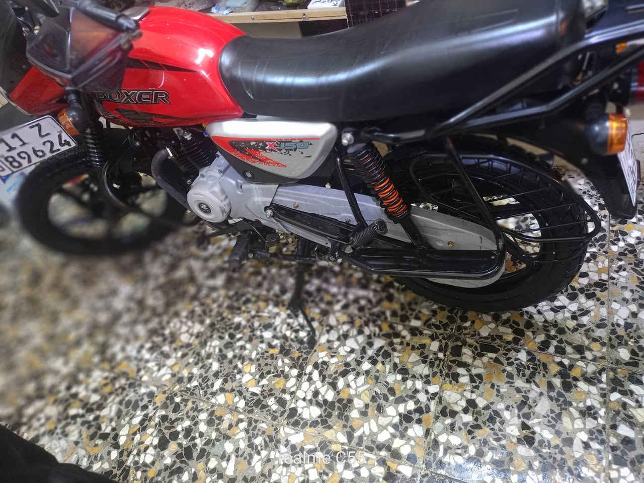 السلام عليكم دراجة بوكسر موديل 2023دخول 2024امرقم بغداد هزة جديدة قبل 15يوم رقم جديد تحويل ثانيوم دراجة خير من الله تجي وتشوف ابعينك اشتخدام شخصي مو دليفري مكينة كير كفالة من البرغي للبرغي تايرات جدد ابلادية الدراجة جيب فيتر وتعال افحص مابيهة برغي نقص مكاني بغداد الشراي يخابر ويدلل السعر مليونين 2600وبيهة مجال لطيبين وكلشي اكو بل سوك رقمي ***********ما ممتواجد فيس اتصال او  وتساب فقط
