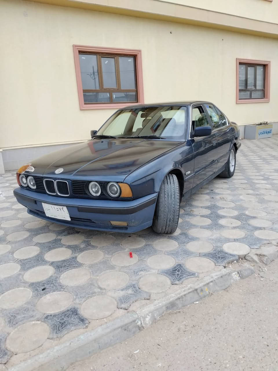 بي ام دبليو 525 مديل 1991 مكينه 3.5 بلاد  مرشوشه عام جماليه بيها طخات بسيطه واضحه رقمها بغداد مالكها كربلاء عندي وكاله عامه سنويتها انتهت قبل يومين حداديه جديدة تواير جدد سياره ما تصرف عليها سعرها 65 وبيها مجال بسيطه مكاني السماوة رقم راعيها ***********
