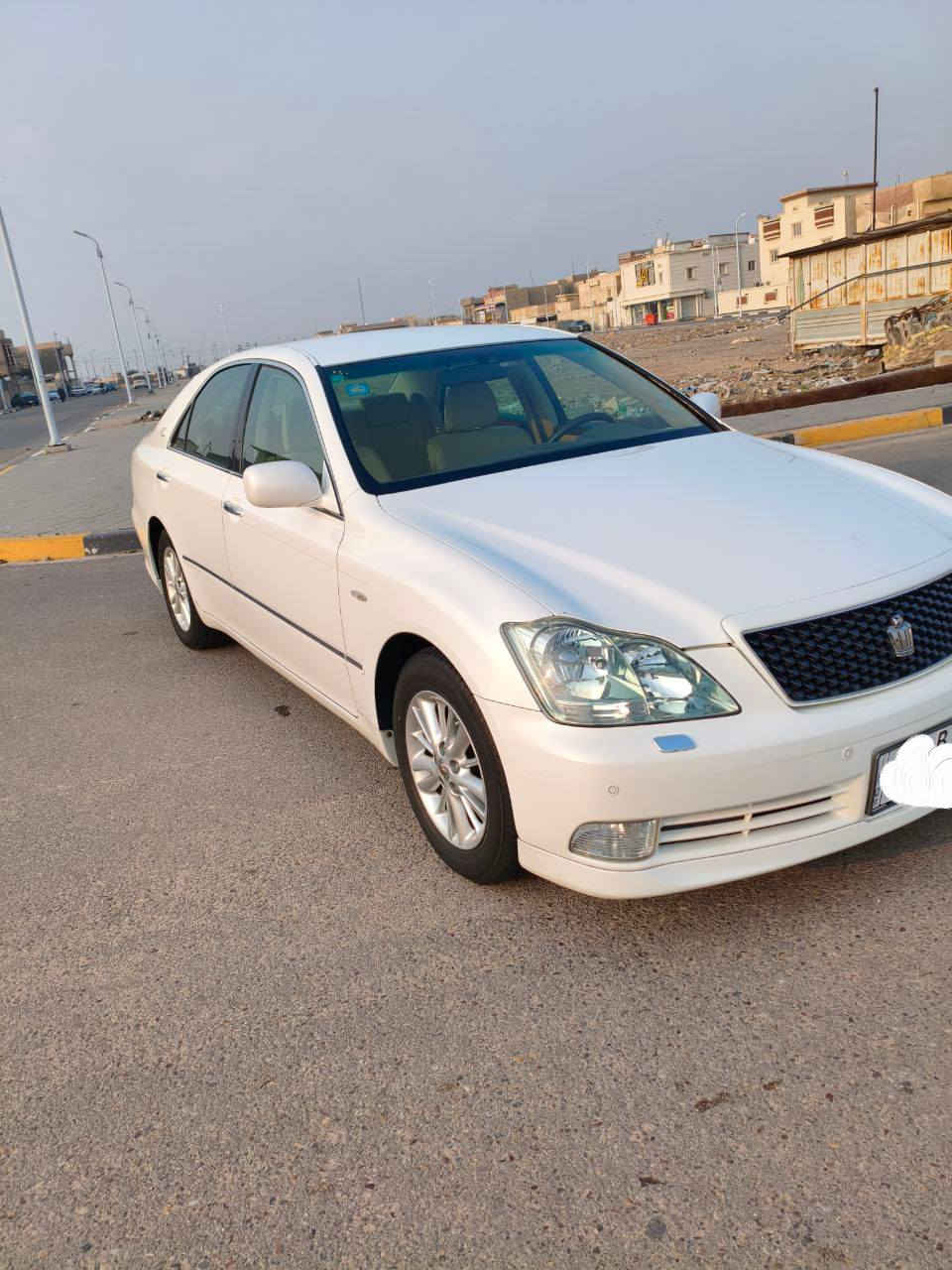 السلام عليكم شاهينه مديل 2004  دخول جديد مزاد ***********  كفاله عامه من كلشي شاصي 82 كشنات كهرباء ستيرن كهرباء حساسات أمامي وخلفي كامره خلفيه شاشه بلوتوث سهستم سماعات اربعه دمام سياره بل كارتون أحله من صور تحكمات ستيرن ام شباج اسود سبيره ما نازل ملاحظه سياره بسمي  مداور ثاني يوم بسمك السياره ستوا داخله دعاميات ام لحيه خلفي وأمامي سبايدر خلفي وعلى جامعه خلفيه مكان البصره وشراي ينتصل ويدلل الزبير, البصرة
