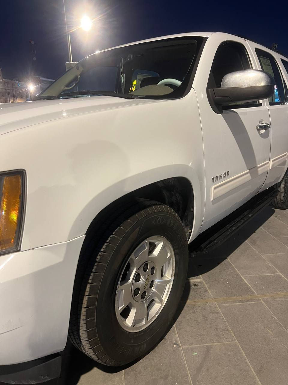 ‎‏‎ماشاءالله تبارك الرحمن 
للبيع فقط 
تاهو موديل ٢٠١١ 
سعر / فقط 220 ورقه و بيها مجال بصيط 
خليجي وكاله شركه منصور 
سياره كفالة عامه ما عدا ارباع جوة ( اثر خياس ) معروف بالتاهو قديم
فحص موجود وي منشور
رقم ، سنوية ، هزه كل شي جديد و سياره باسمي 
تحويل او وكاله نفس اليوم 🪪
تخم تاير جديد 🛞 
مواصفات الفول LT  فئه 
 ،شاشه جبير ،  DVD ، لايت زنون ،      تبريد و تدفئة ، ٢ كشن خلفي تدفئه ، ٧ راكب سياره ،  صندوك كهربائي ، فورويل ، حساس ، تشغيل عن بعد و بيها بعد هواي مواصفات  
محرك ٨ سلندر ٥٣٠٠ (مرغوب) 
كير محرك كهربائي كل بشرط 
مكان/ بصرة جمعيات الاسكان 
رقم *********** 📞
